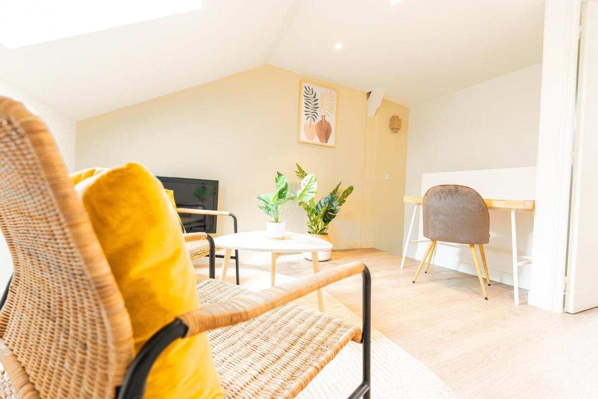 Duplex Confortable En Centre Avec 2 Chambres Chalons en Champagne Luaran gambar